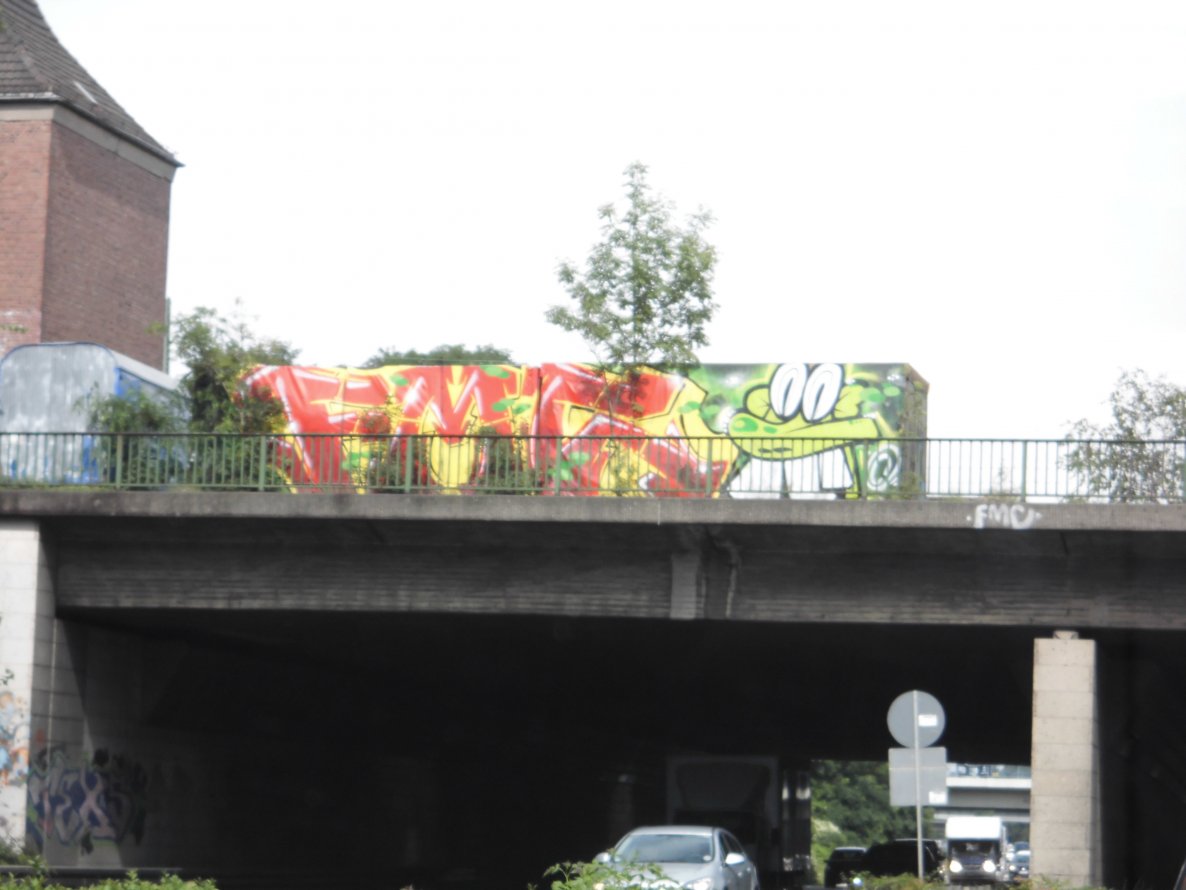 Graffiti Bombing - Photo by PinaColadaSong - FMC
