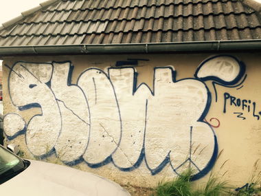 Graffiti Bombing in Deutschland - Photo by PinaColadaSong - SLOW, PROFIL