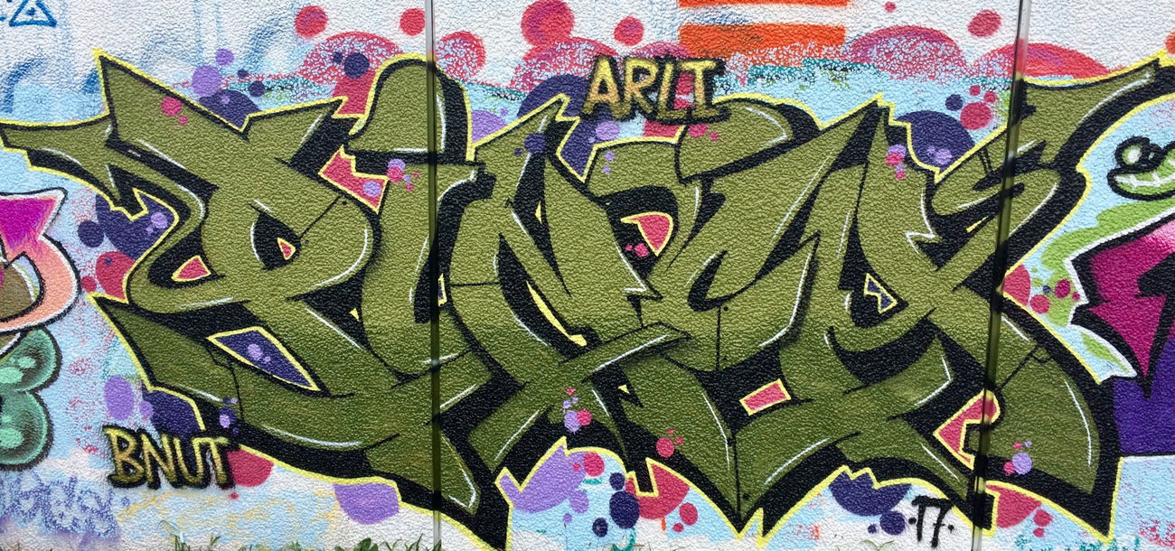 Graffiti Wall - Photo by Pincho1