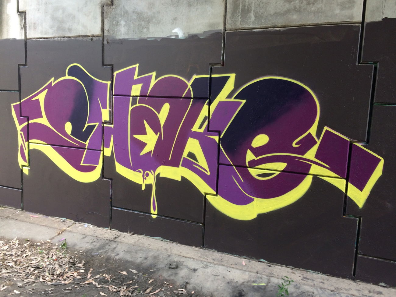 Graffiti Wall - Photo by Pincho1