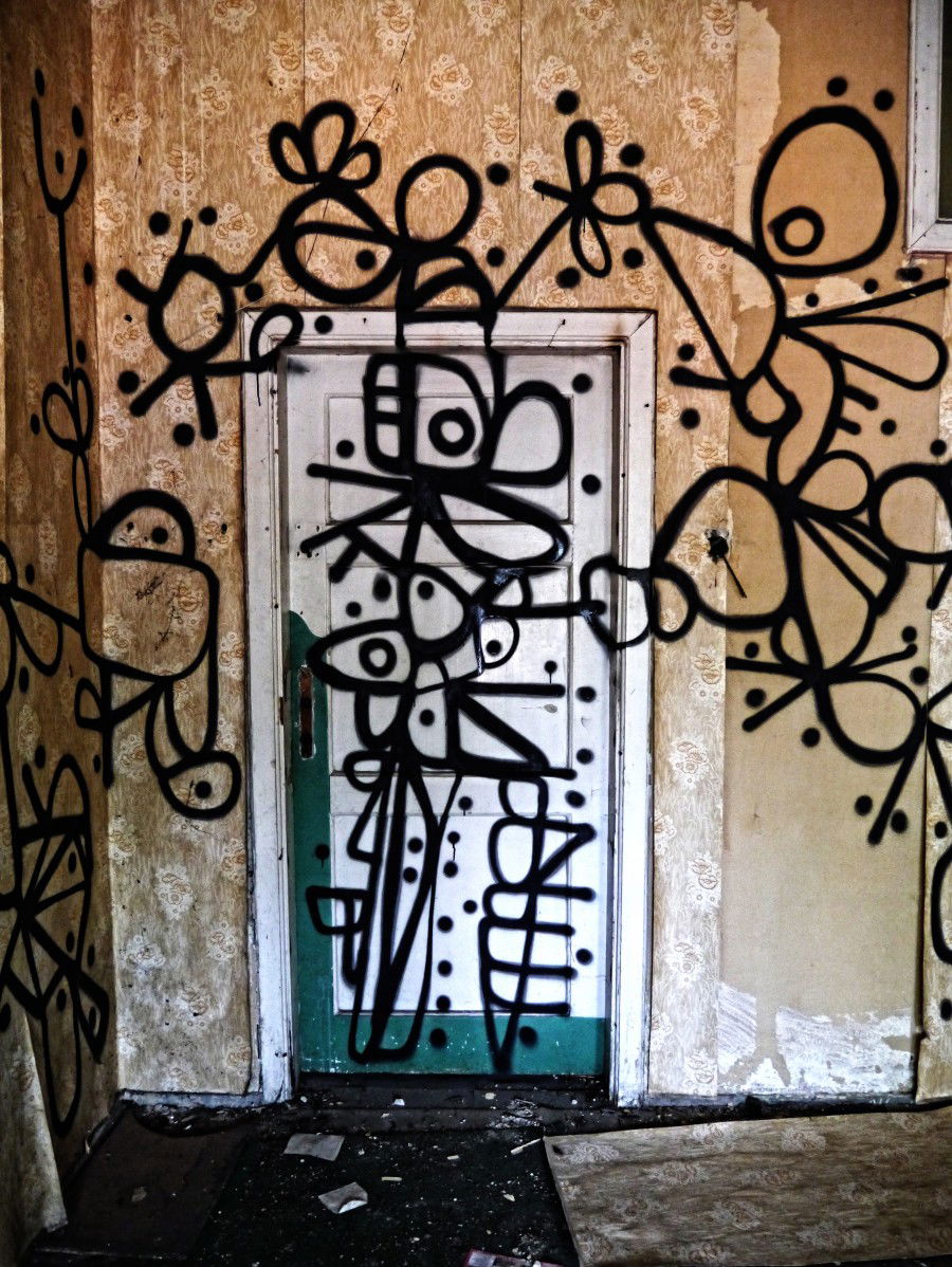 Graffiti Artwork - Photo by Piotr
