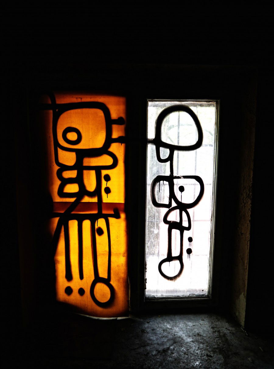 Graffiti Artwork - Photo by Piotr