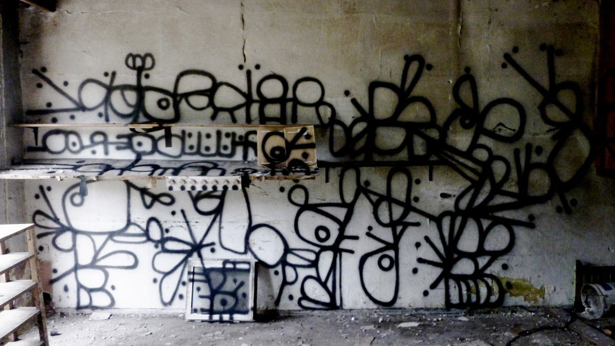 Graffiti Artwork - Photo by Piotr