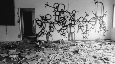 Graffiti Artwork - Photo by Piotr