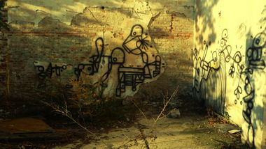 Graffiti Artwork - Photo by Piotr