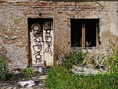 Graffiti Wall - Photo by Piotr