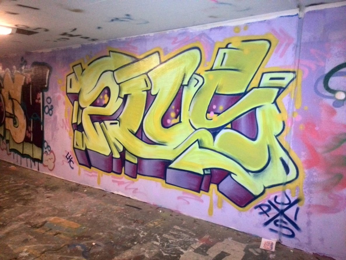 Graffiti Wall - Photo by Pius - hall, linz, pius (2014)