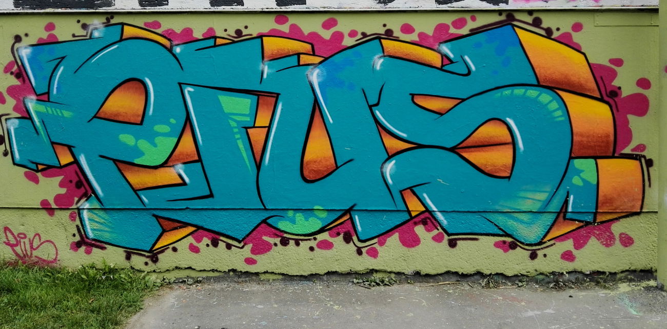 Graffiti Wall - Photo by Pius (2016)