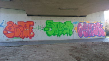 Graffiti Wall - Photo by Plattenbau - 8Bit, fbs, eyman