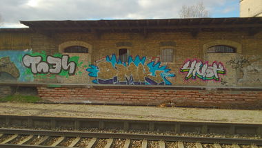 Graffiti Wall - Photo by Plattenbau - tues, dmk, ynot