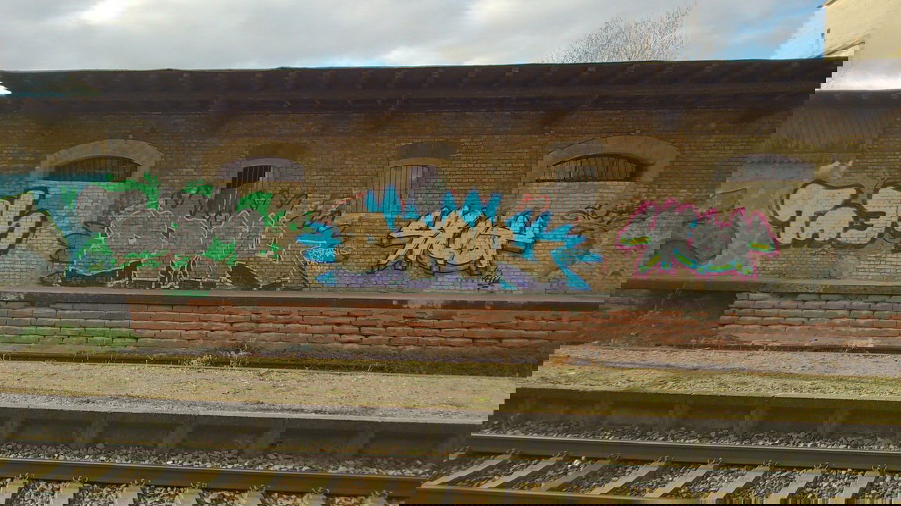 Graffiti Wall - Photo by Plattenbau - tues, dmk, ynot