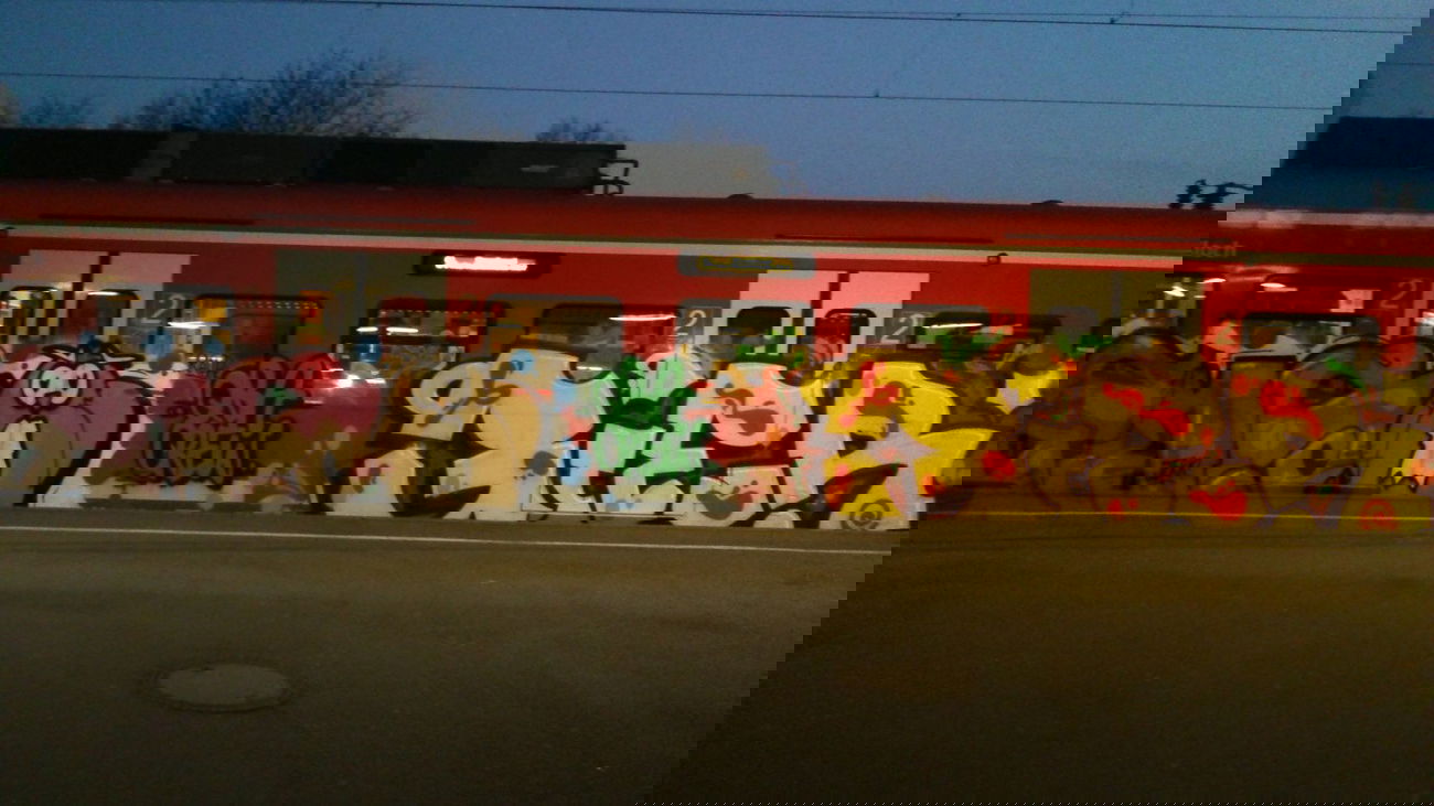 Graffiti Train - Photo by Plattenbau - enso, qba, gier (2014)