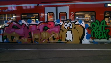 Graffiti Train - Photo by Plattenbau - enso, qba (2014)