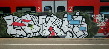 Graffiti Train - Photo by Plattenbau - lokii (2014)
