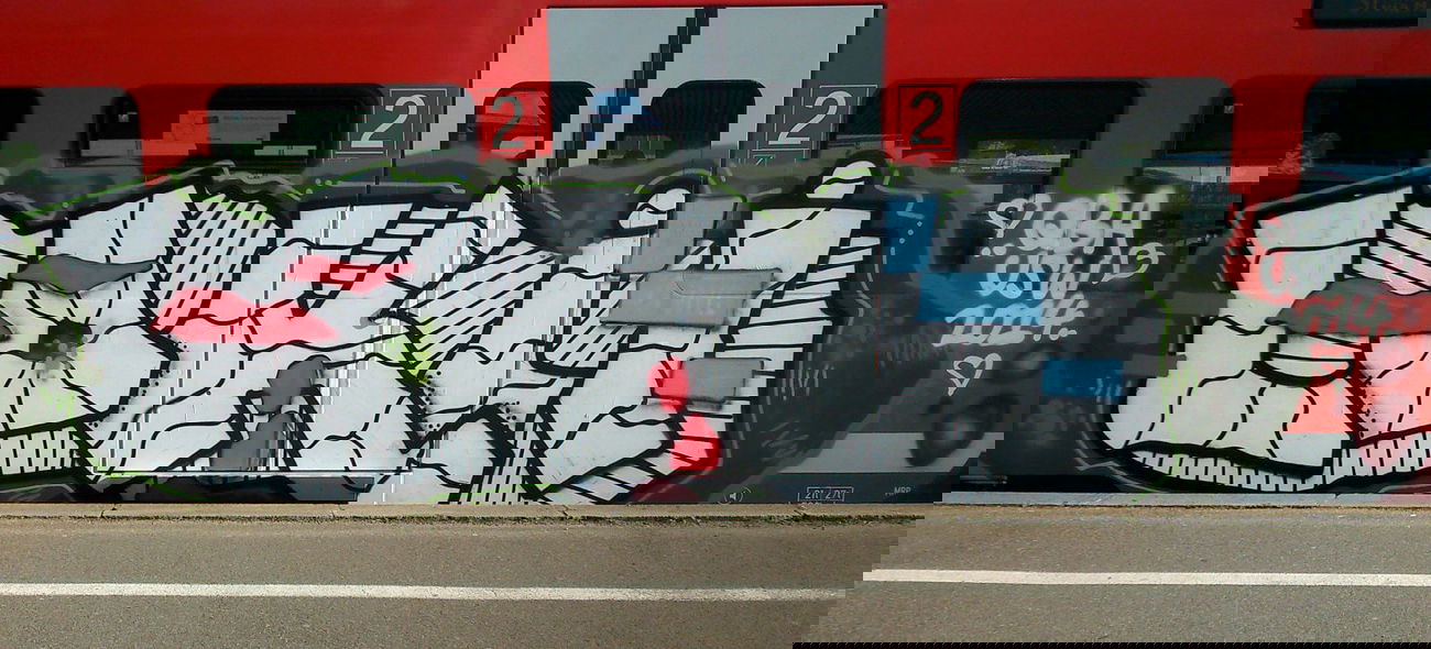 Graffiti Train - Photo by Plattenbau - lokii (2014)