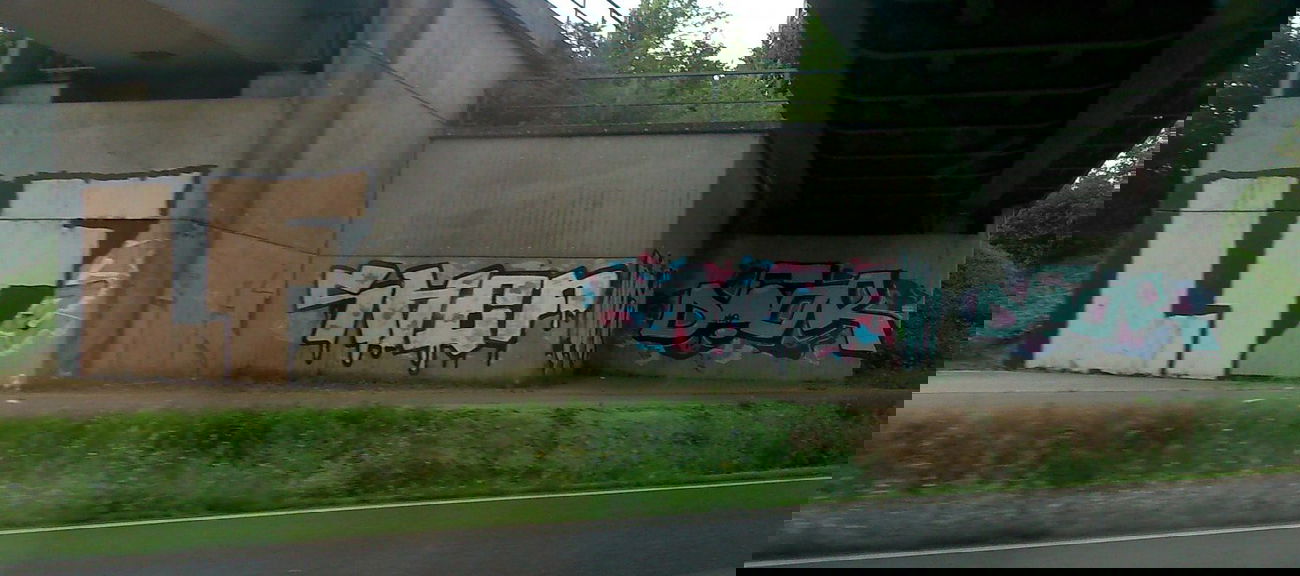 Graffiti Wall - Photo by Plattenbau - lf, shef, deor