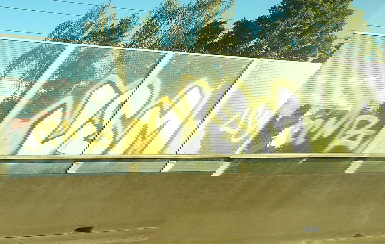 Graffiti Wall - Photo by Plattenbau - usm