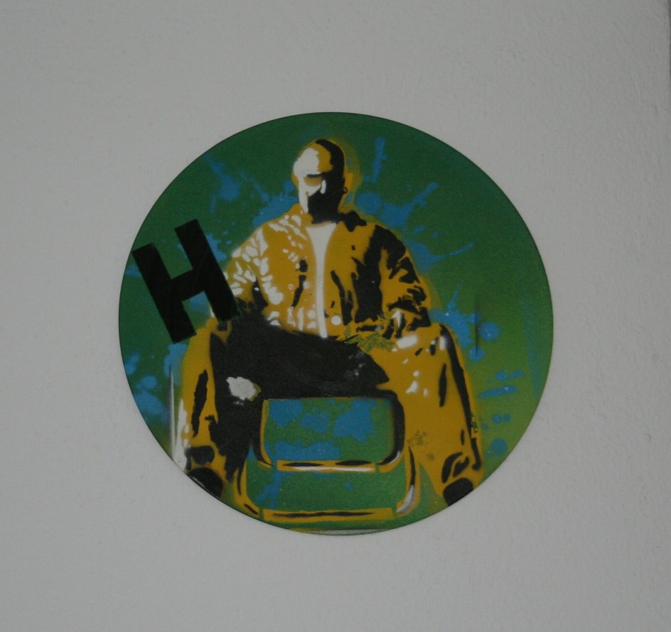 Graffiti Street Art - Photo by Plattenbau - Walter, White, pbs (2014)