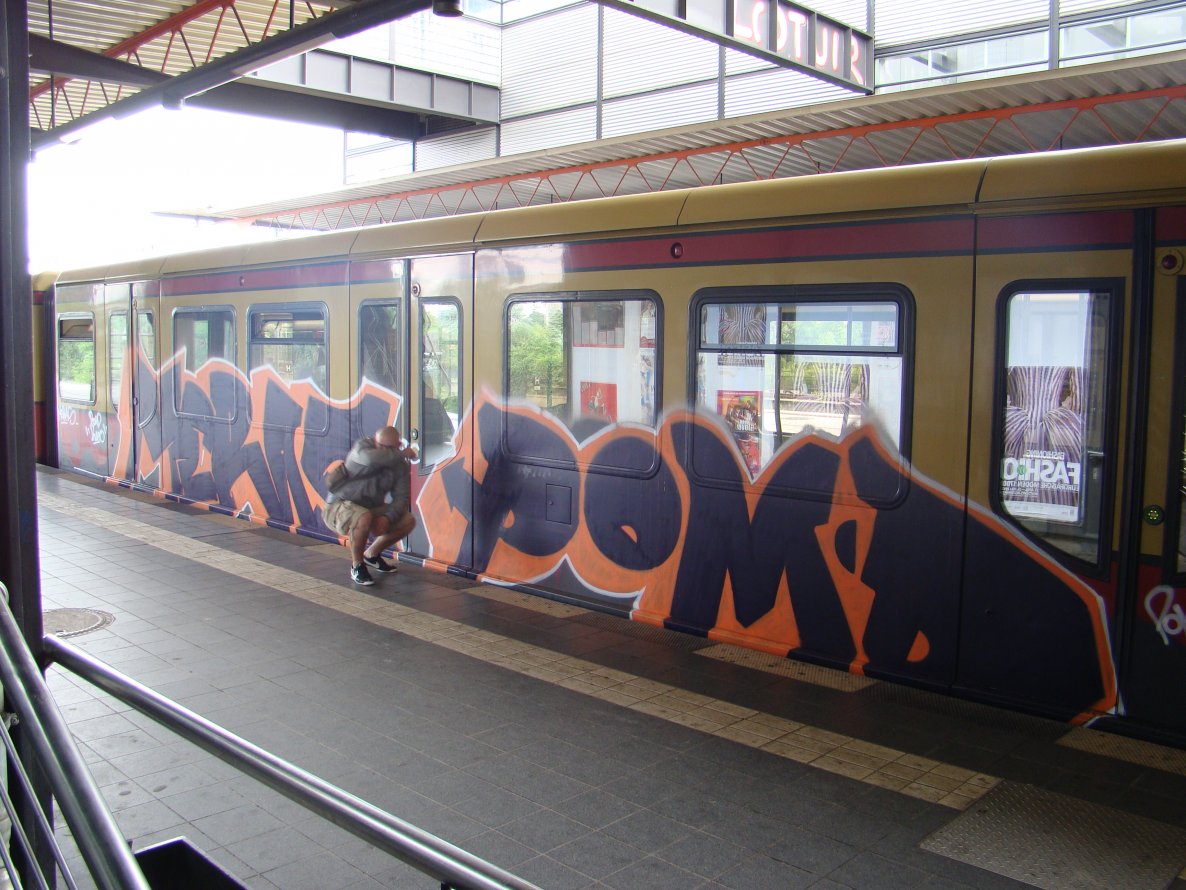 Graffiti Train - Photo by Pomd - Meras, Pomd