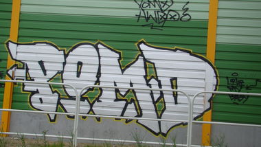 Graffiti Wall - Photo by Pomd - pomd