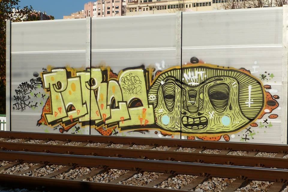 Graffiti Bombing - Photo by PorcOnoner (2013)