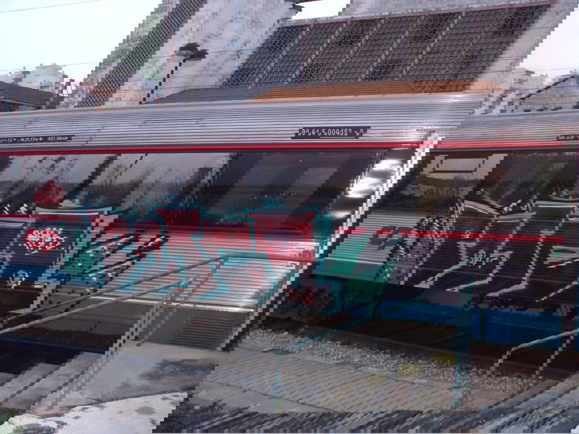 Graffiti Train in Portugal - Photo by PorcOnoner (2013)