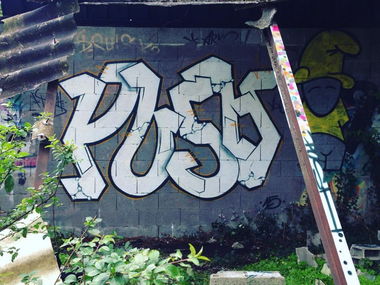 Graffiti Wall in Gaubiving - Photo by Posh - Posh, VLC