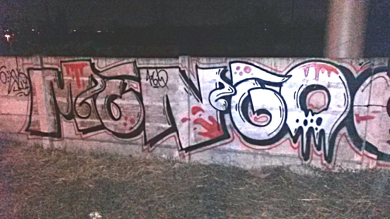 Graffiti Wall - Photo by Prepnutymarak - MANGO460, BSSK (2015)