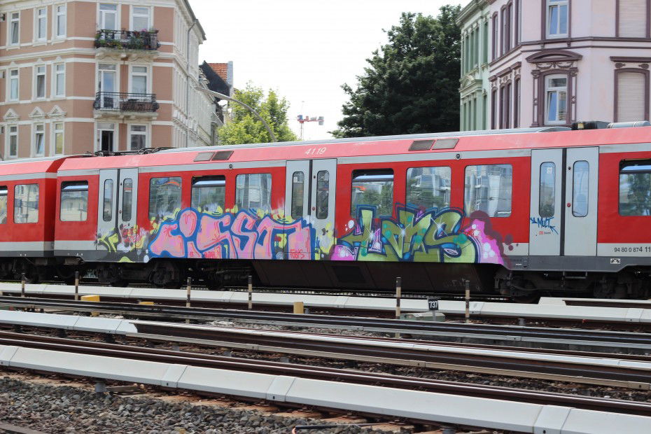 Graffiti Train in Hamburg - Photo by PrinceHamburg (2013)