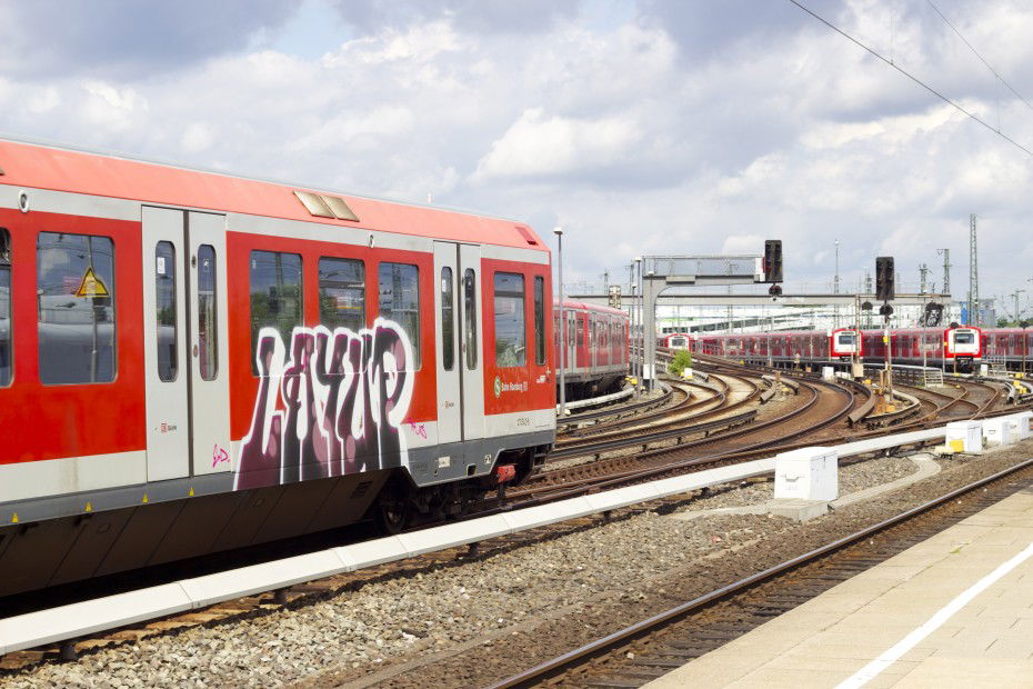 Graffiti Train in Hamburg - Photo by PrinceHamburg (2013)