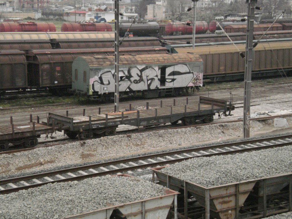 Graffiti Train - Photo by PureWa - 3P, DSC, HIGH