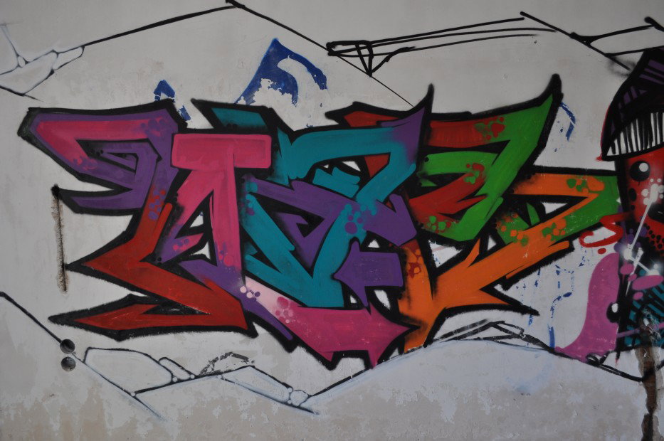 Graffiti Wall in Vatera - Photo by PureWa - 3P, DSC, HIGH