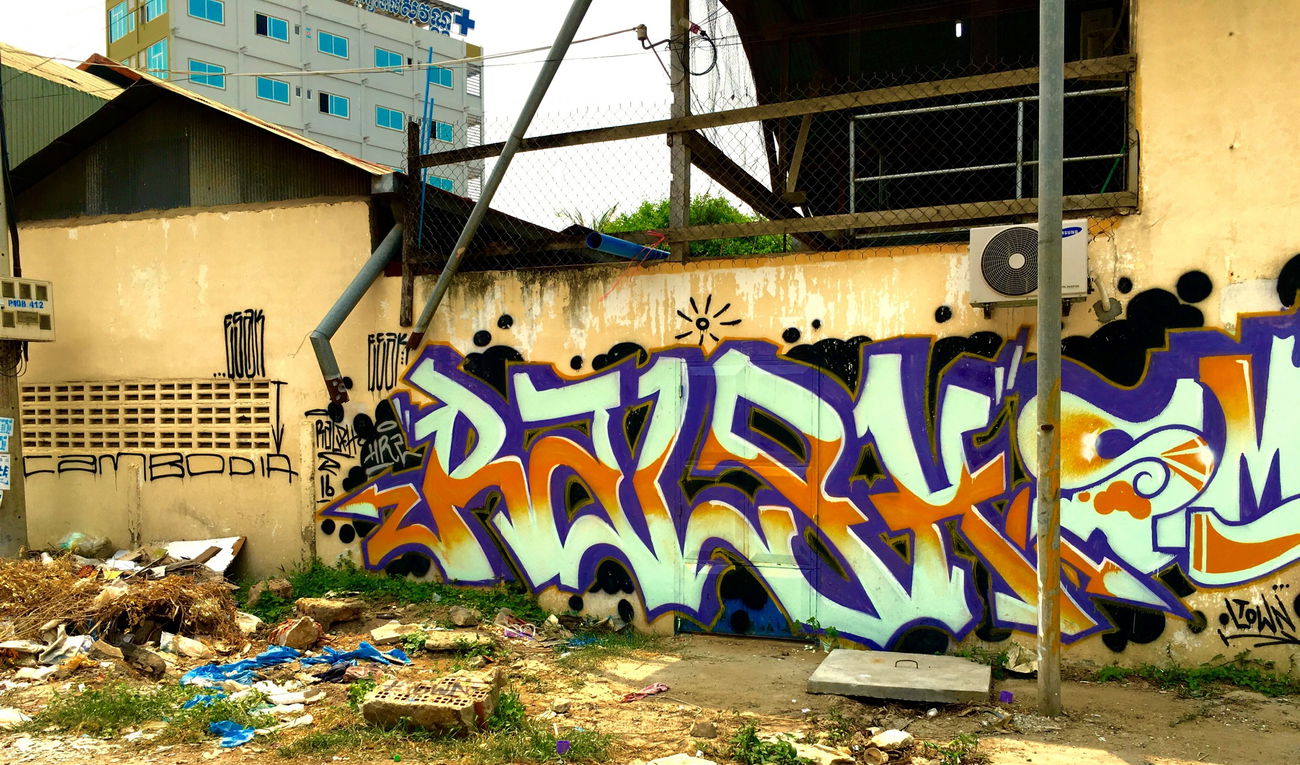Graffiti Wall in Kambodscha - Photo by Pyromyro