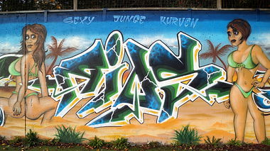 Graffiti Wall - Photo by QRios - Q.Rios, rios, Rios161 (2015)