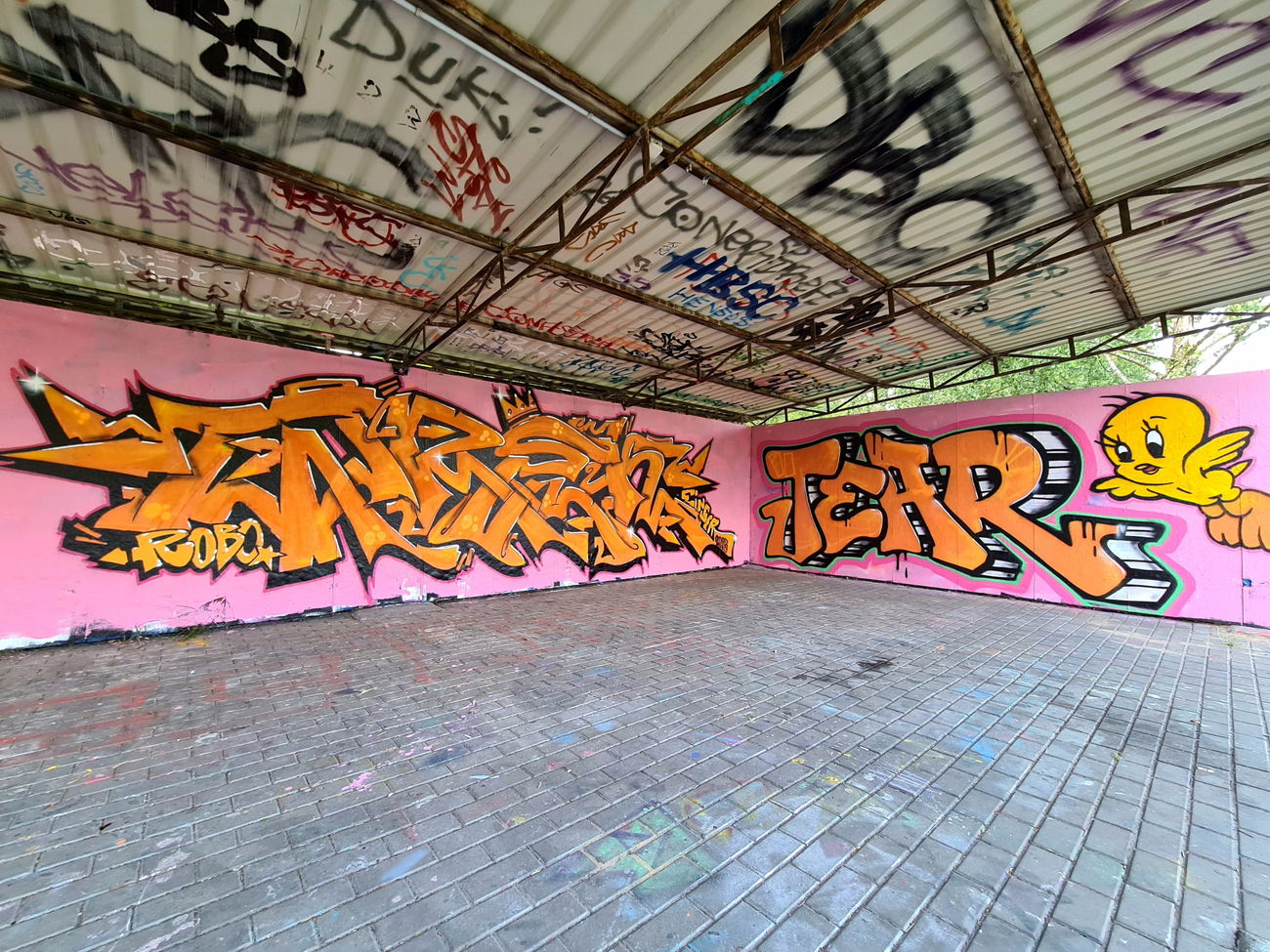 Graffiti Wall - Photo by Qrek (2023)