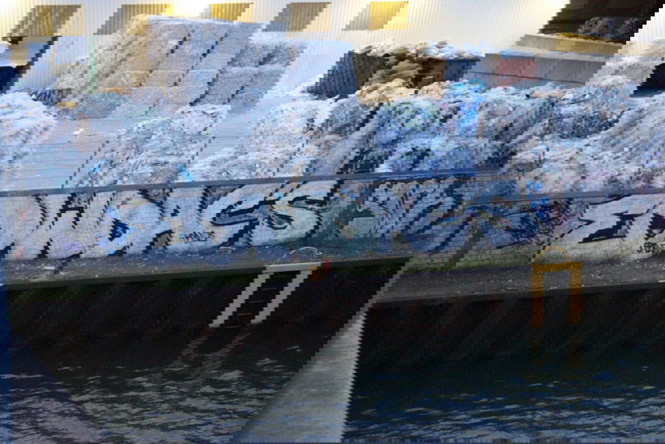 Graffiti Bombing - Photo by RAKS - Edw, Dac, Hansa (2013)