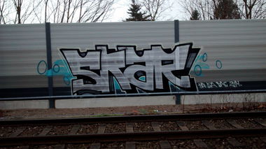 Graffiti Bombing - Photo by RAKS - Raks, Skar, Hansa (2014)