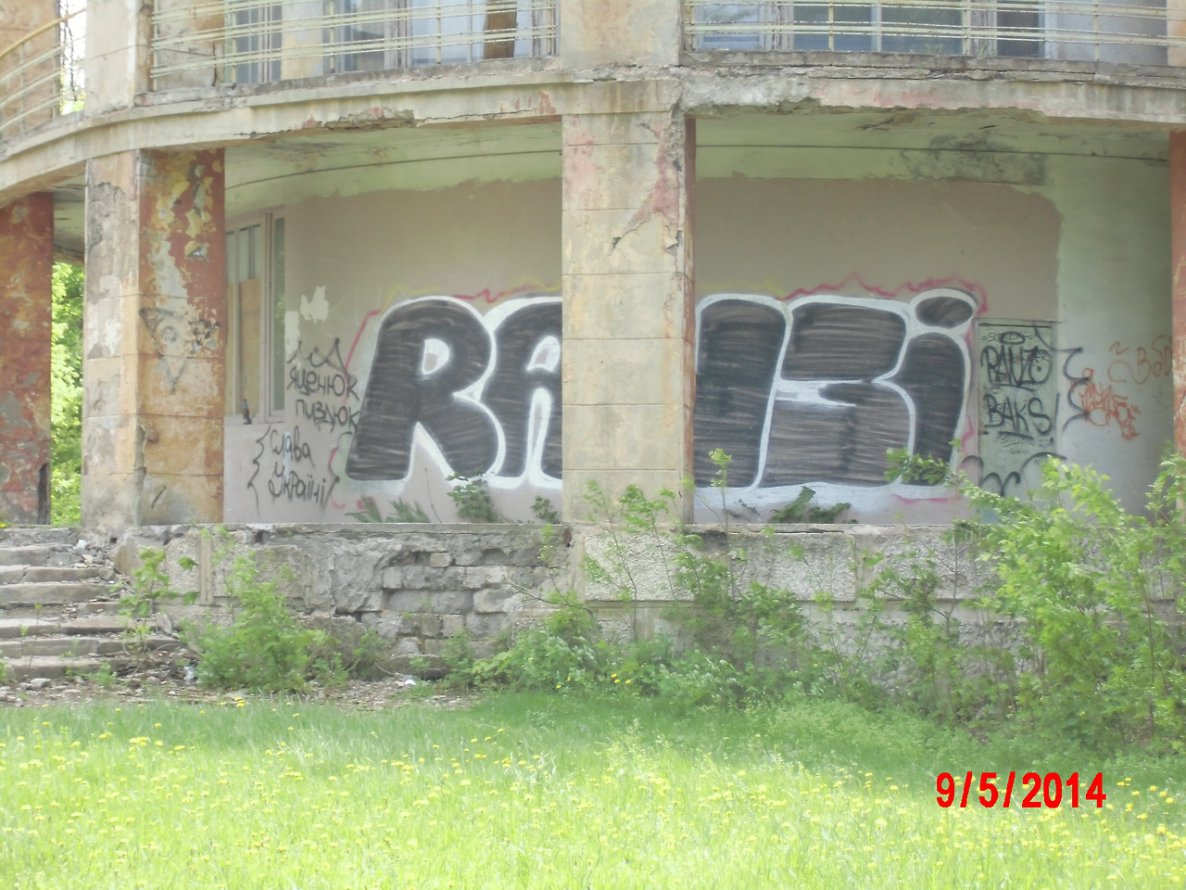 Graffiti Bombing - Photo by RANZO - RANZO
