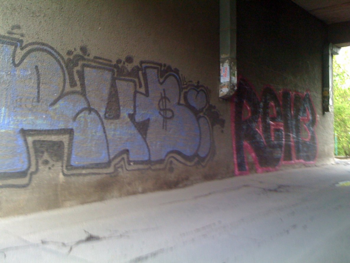 Graffiti Bombing - Photo by RANZO - RANZORUBIT