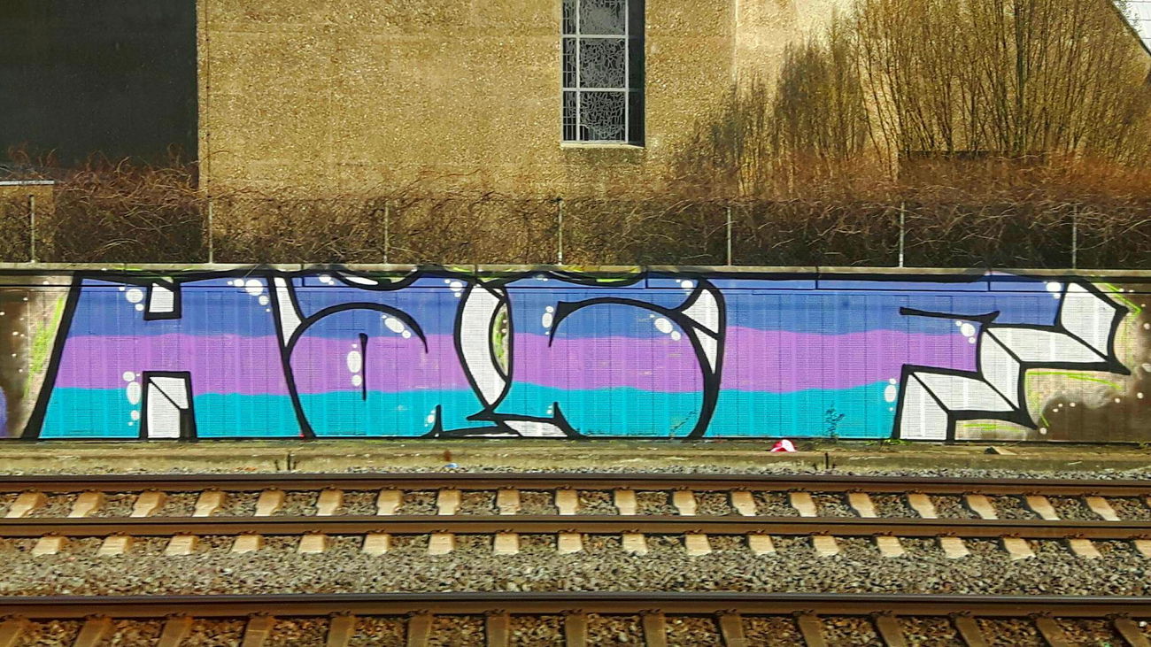 Graffiti Bombing - Photo by RATTENSOHN - hacf, cologne