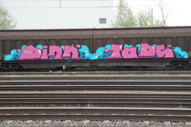 Graffiti Train in Gütersloh - Photo by RATTENSOHN - PINK, TAPS, Freight