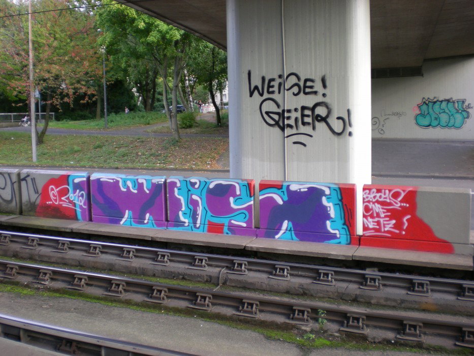 Graffiti Wall in Köln - Photo by RATTENSOHN - WEISE, Train, Line