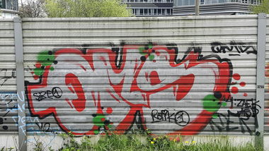 Graffiti Bombing - Photo by RATTENSOHN - qms, hamburg