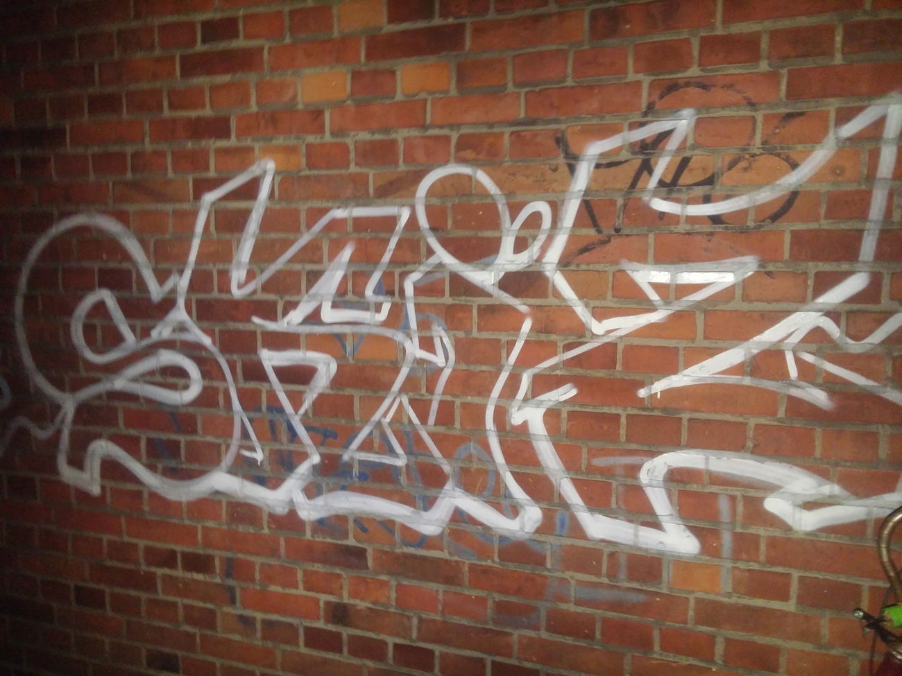 Graffiti Wall - Photo by REAKSTYLEZ34 - SKIZ, HK, DPL (2015)