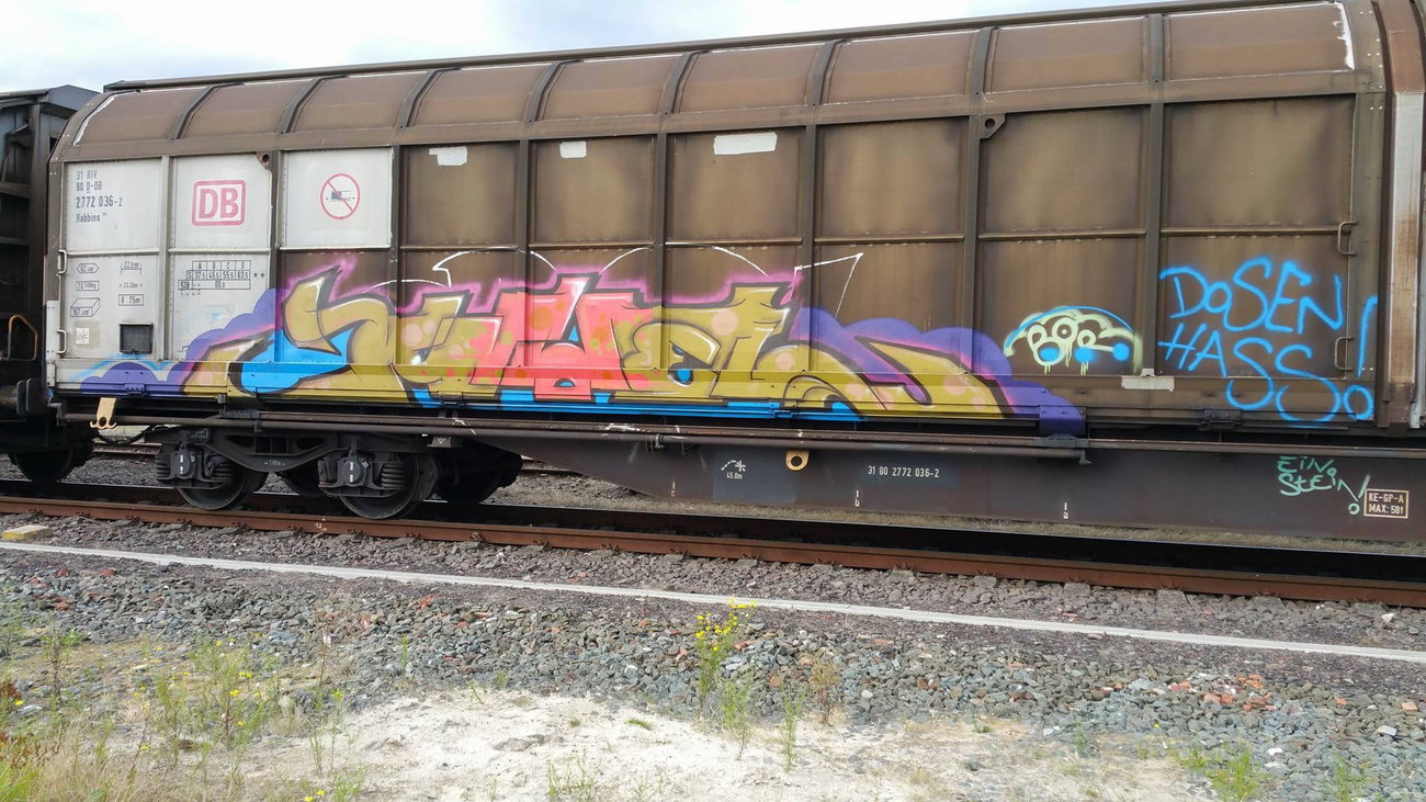 Graffiti Wall - Photo by REBEL49 - JUWEL
