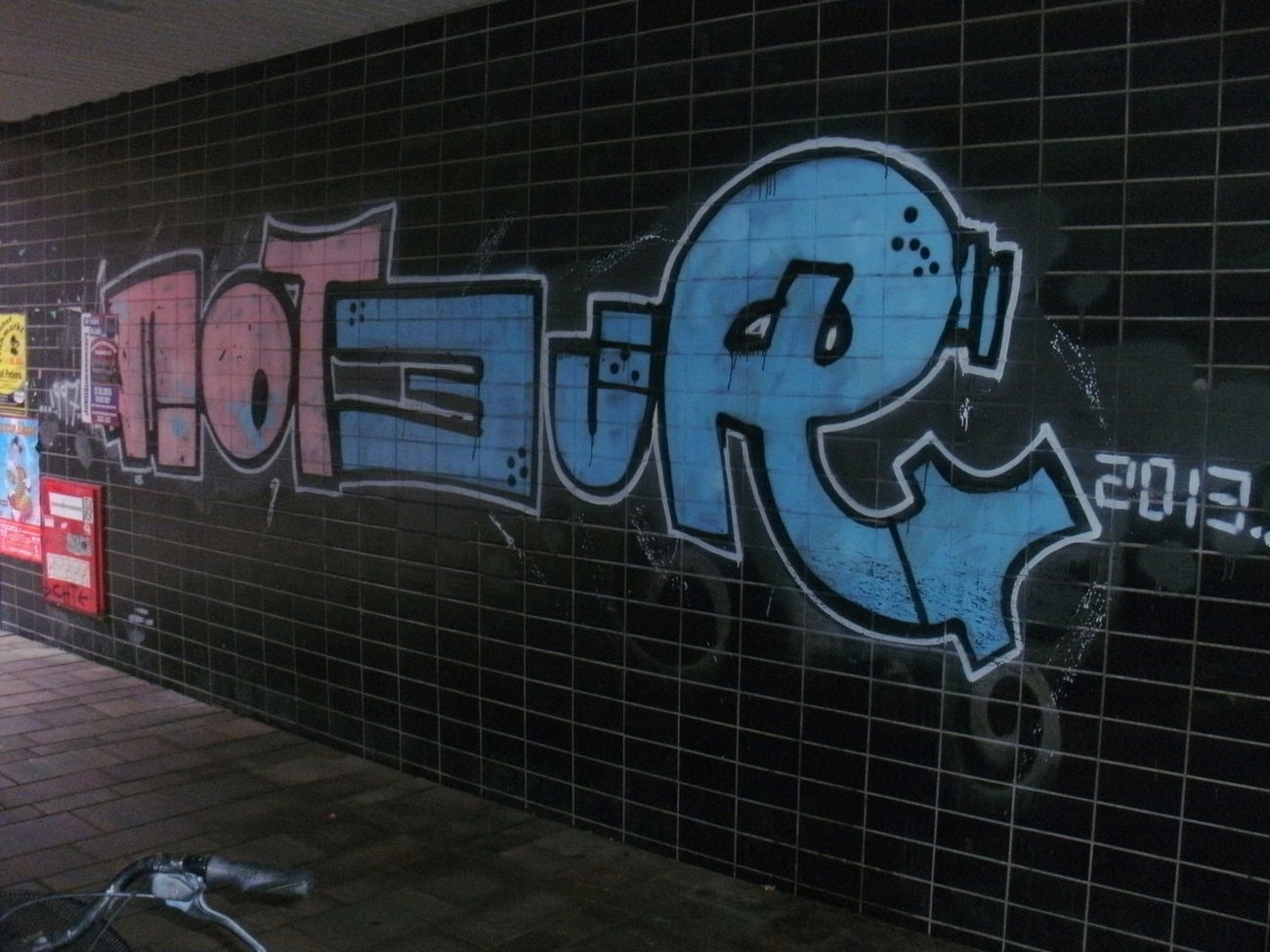 Graffiti Bombing - Photo by REBEL49 - MOTEUR