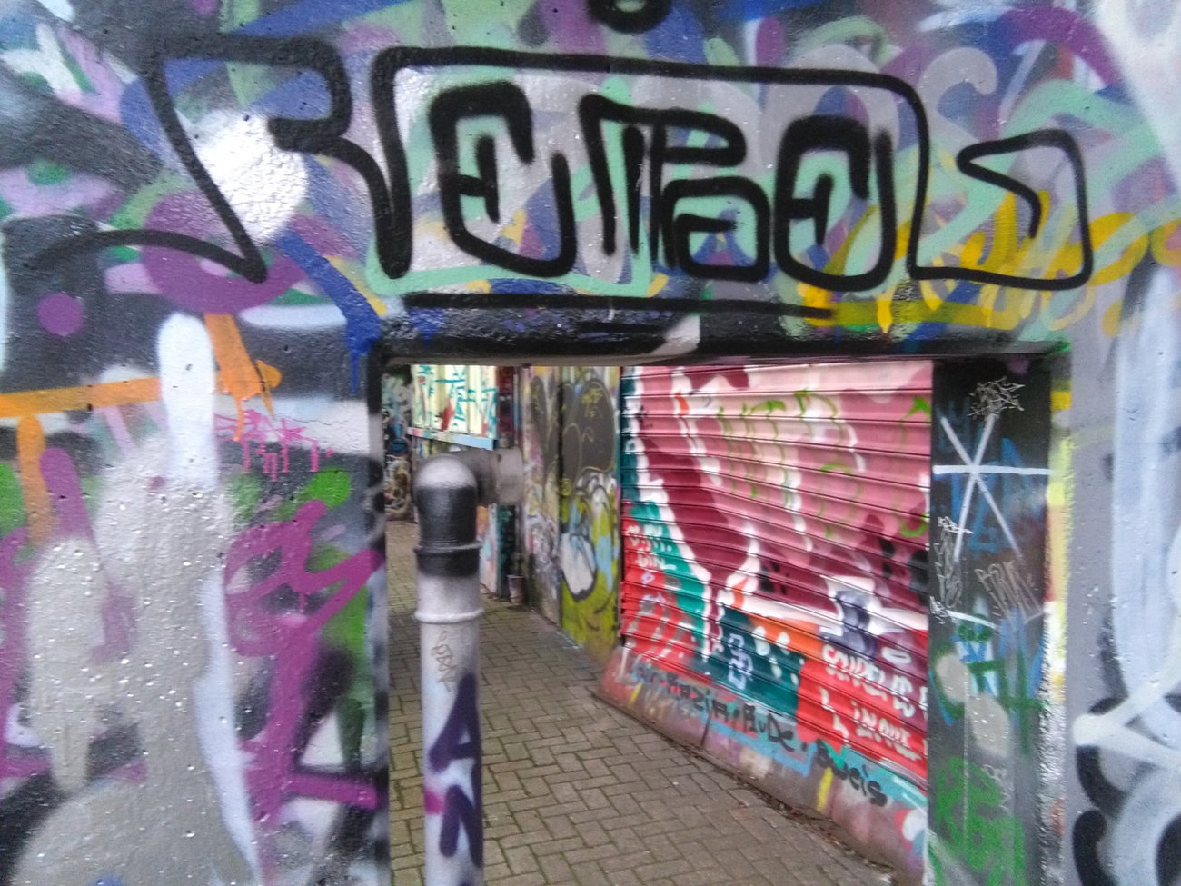 Graffiti Wall - Photo by REBEL49 - REBEL, 49