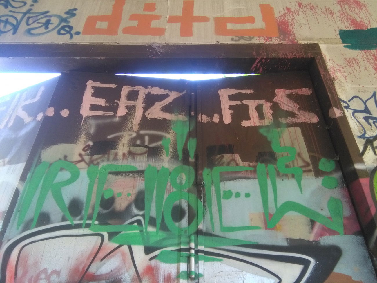 Graffiti Wall - Photo by REBEL49 - rebel, 49, lzd