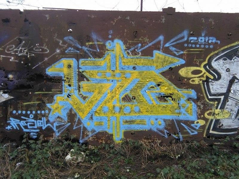 Graffiti Wall - Photo by REBEL49 - LZD, LINE