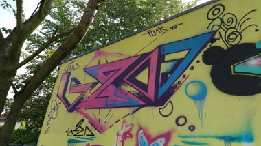 Graffiti Wall - Photo by REBEL49 - LZD